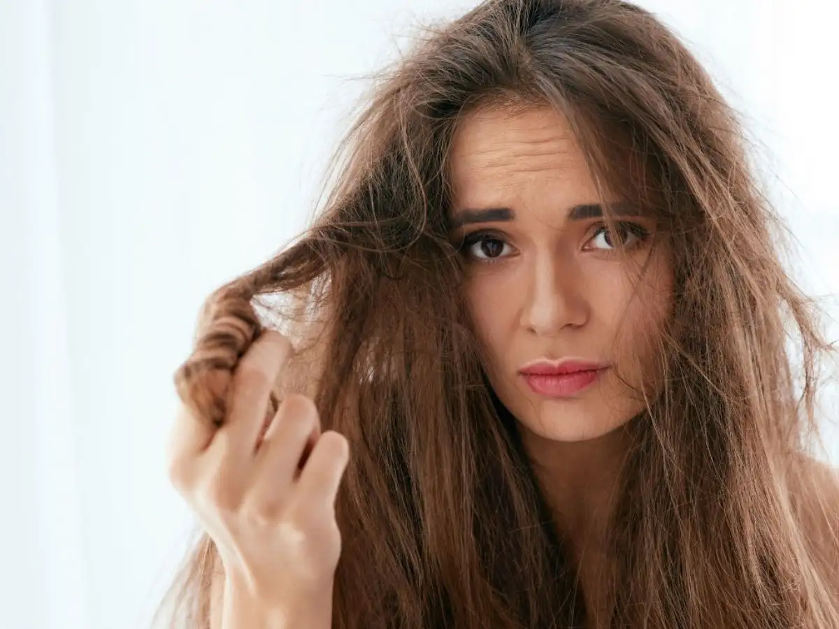 Màu tóc tự nhiên có thể bị "nhờn" hoặc đổi tone sau khi hết thuốc