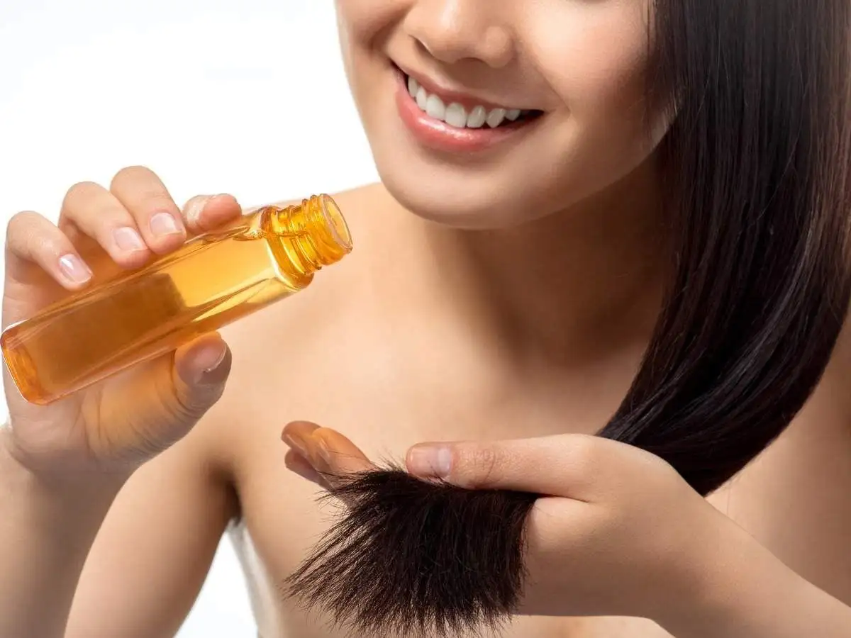 Sau khi nhuộm phủ bạc, mái tóc cần được chăm sóc kỹ lưỡng để giữ màu và duy trì độ khỏe