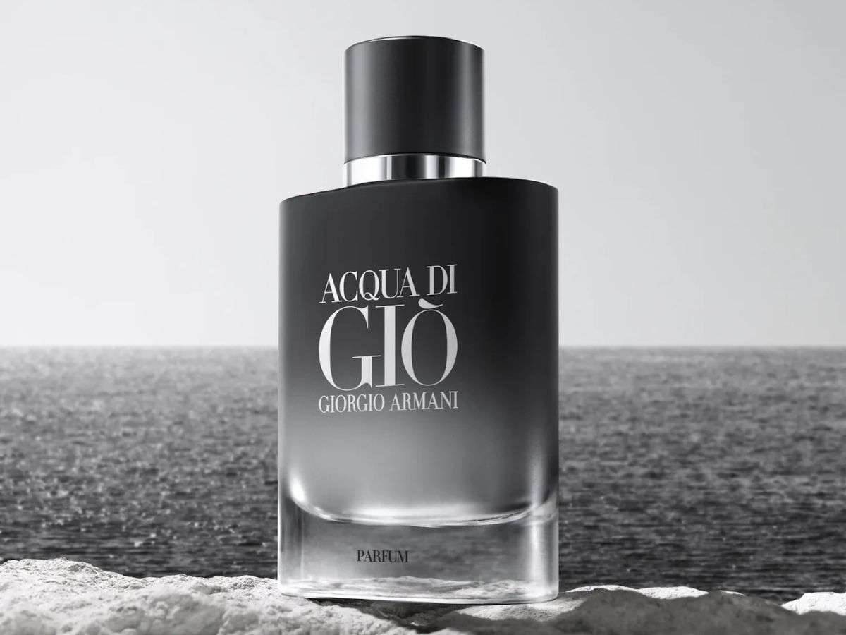 Acqua Di Gio Parfum là phiên bản mới nhất, mang nồng độ tinh dầu cao nhất trong dòng