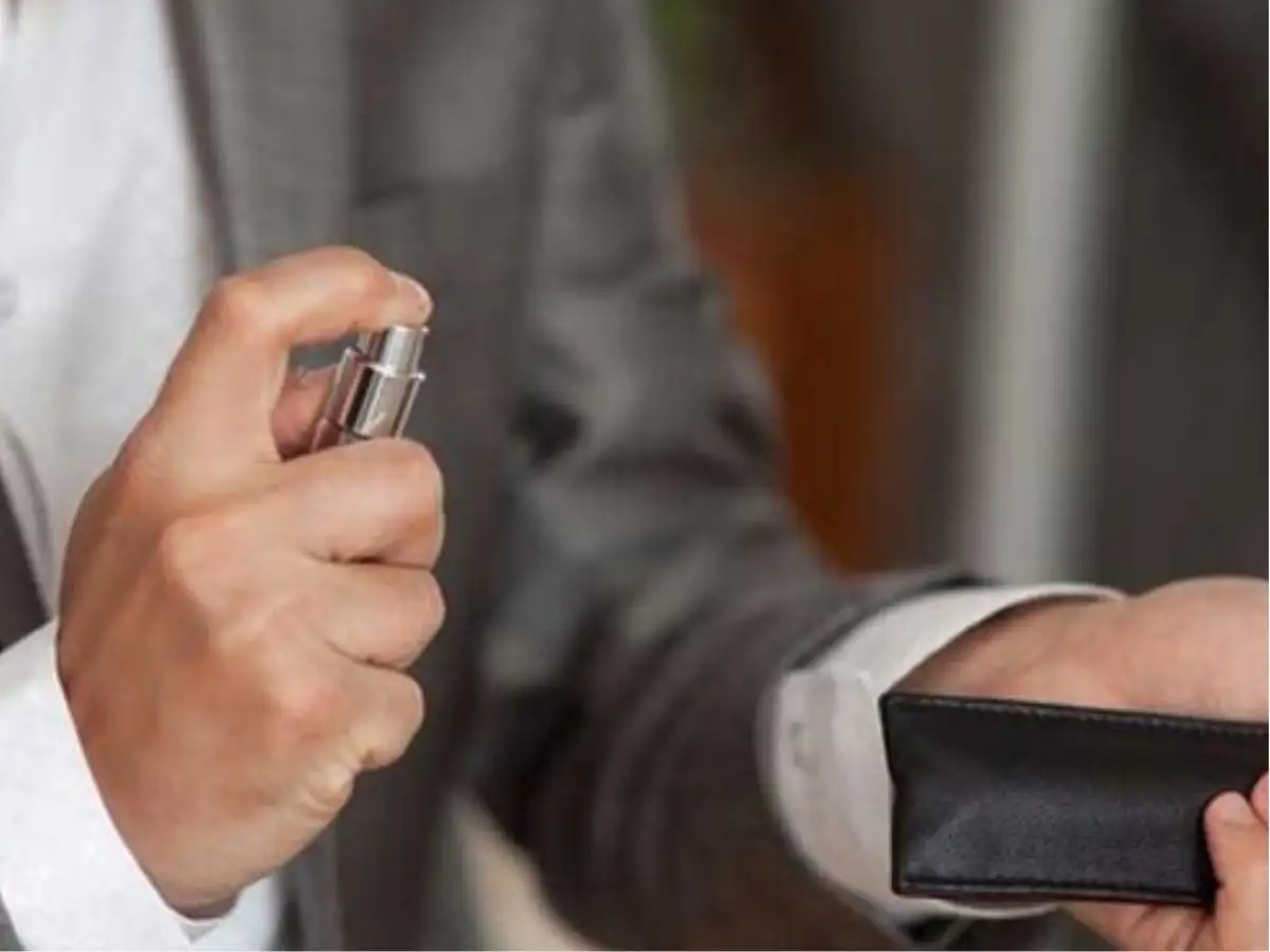 Thử nước hoa đúng cách rất quan trọng