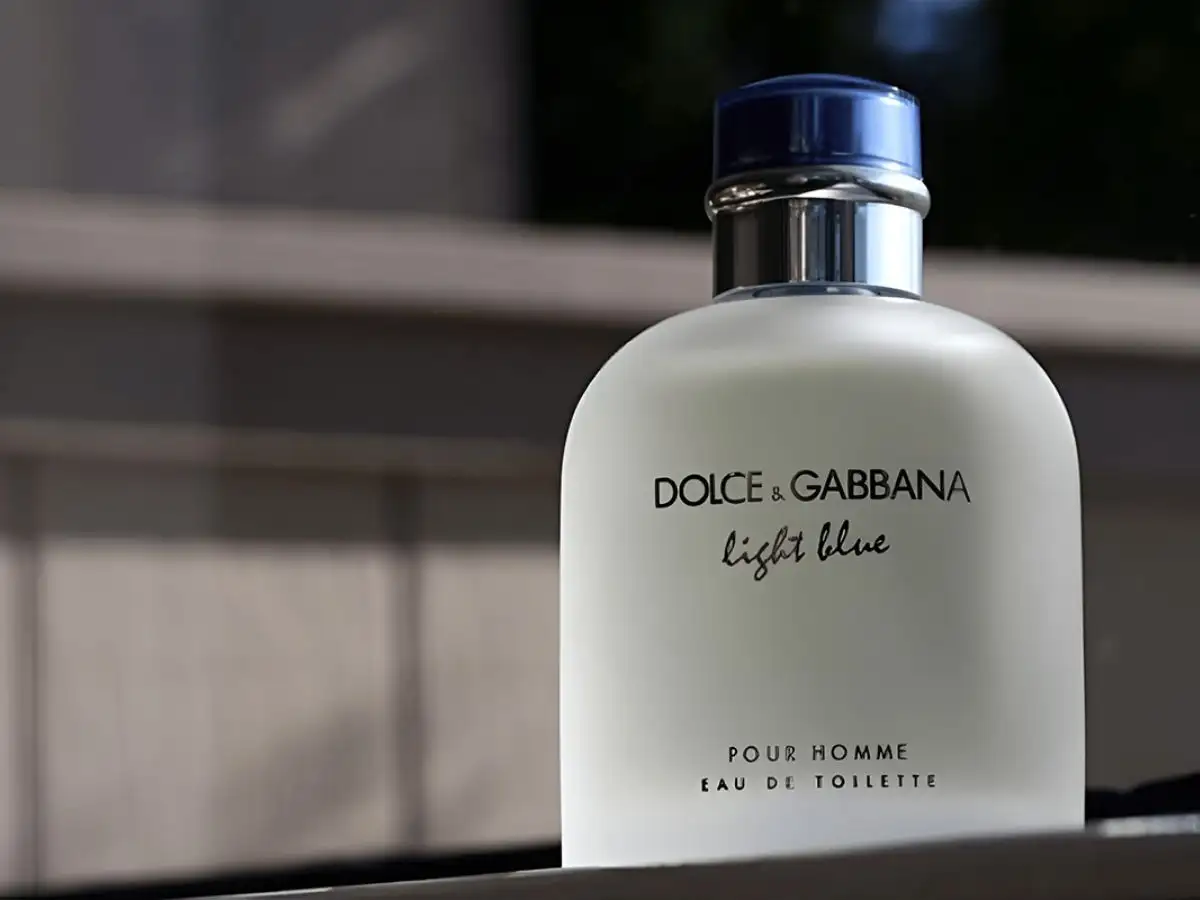Dolce & Gabbana Light Blue Pour Homme là dòng EDT đặc trưng với độ tỏa hương vừa phải