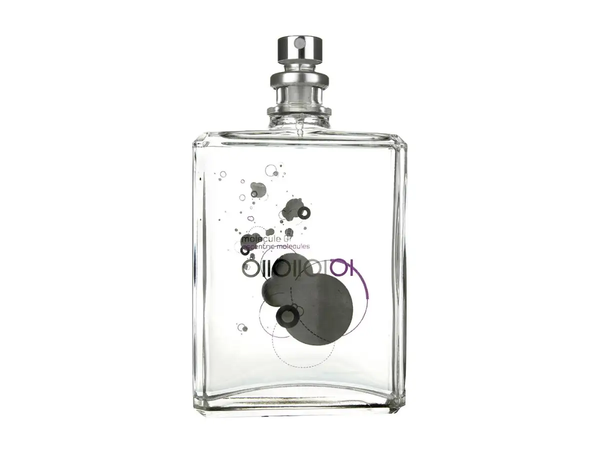 Escentric Molecules Molecule 01 nổi bật với sự tối giản nhưng lại cuốn hút đến bất ngờ