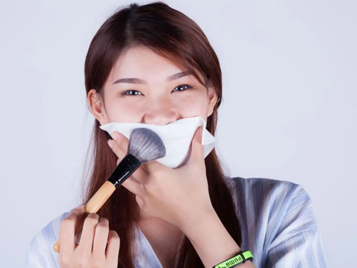Phấn phủ còn có vài công dụng tay trái cực hay ho