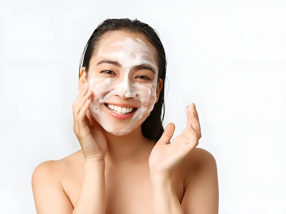 Dùng dầu tẩy trang Biore có cần rửa lại sữa rửa mặt không?