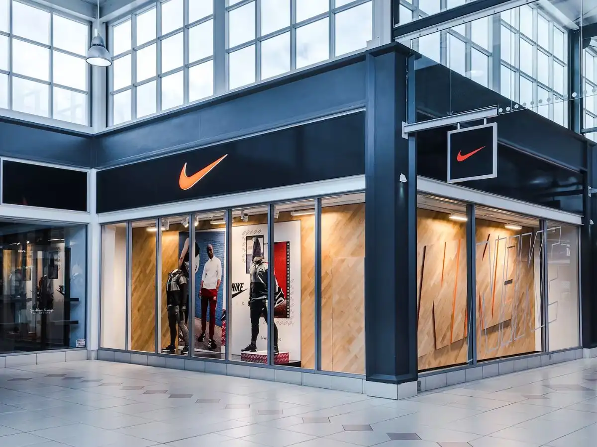 Để an toàn nhất, hãy mua giày từ website/cửa hàng chính hãng của Nike