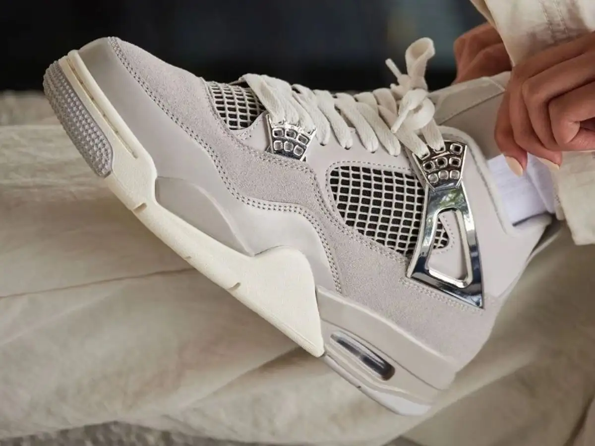 Air Jordan 4 cùng nhiều các chức năng cải tiến