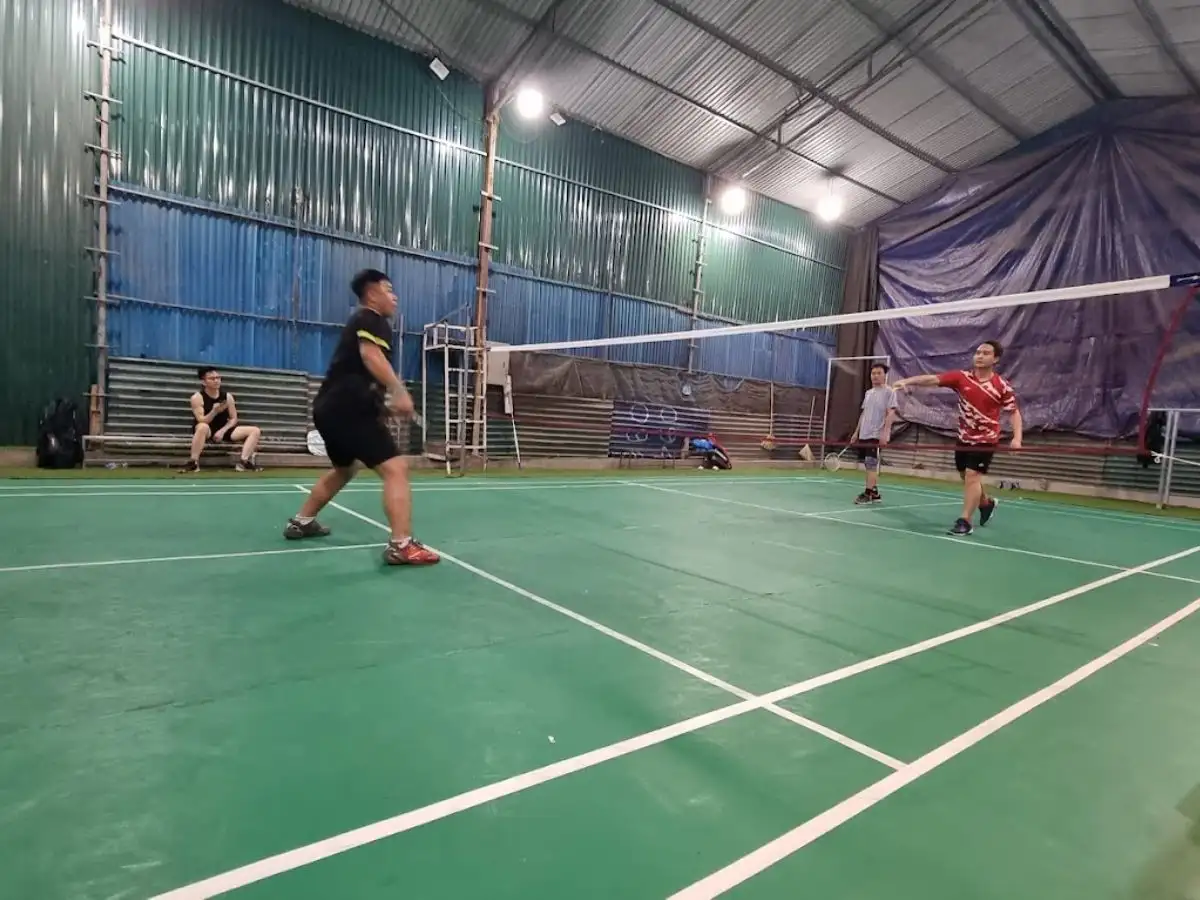 Sân cầu lông Quốc Việt cung cấp vị trí dễ tiếp cận