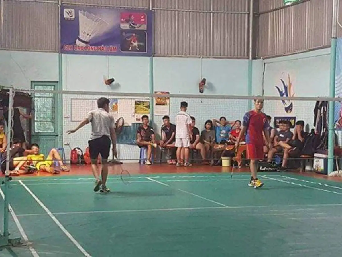 CLB cầu lông Hải Lâm với không gian thoáng đãng