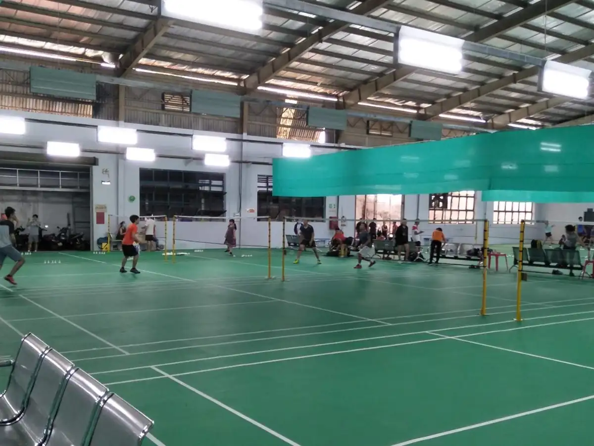 Quận 11 sở hữu nhiều yếu tố cho sân cầu lông, tạo nên không khí tập luyện tích cực, hứng khởi