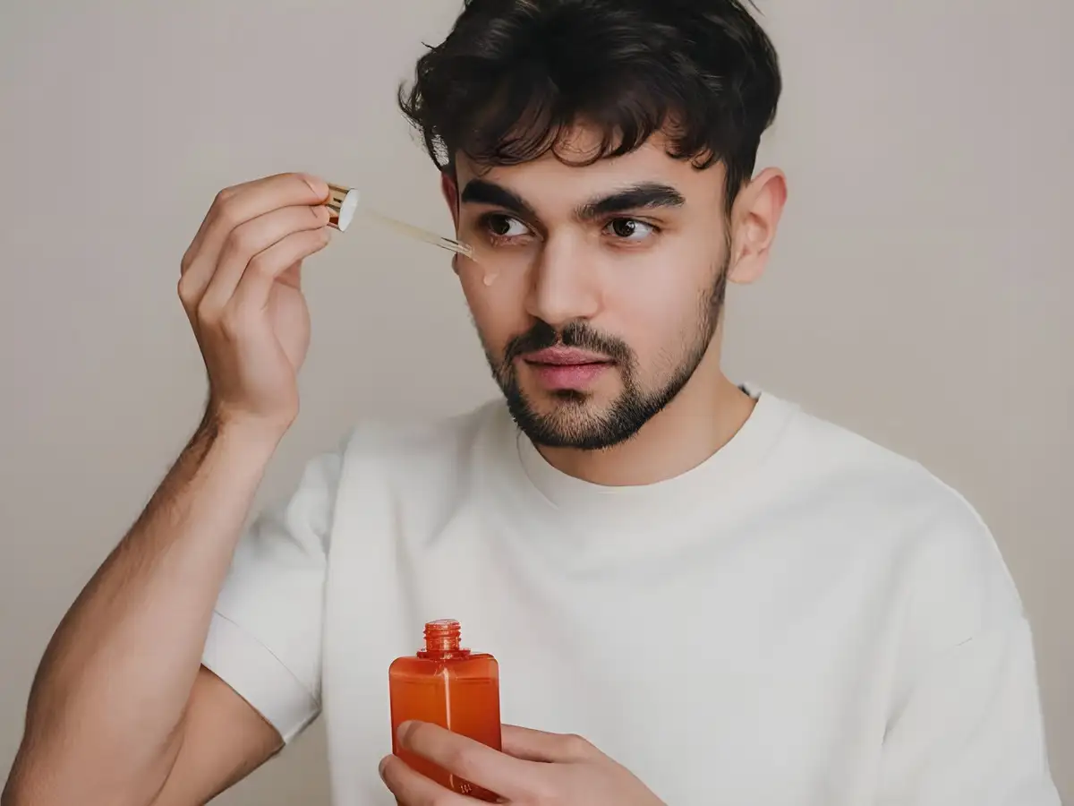Serum là bước cực kỳ hữu ích nếu làn da của bạn đang gặp vấn đề cụ thể như thiếu ẩm, xỉn màu
