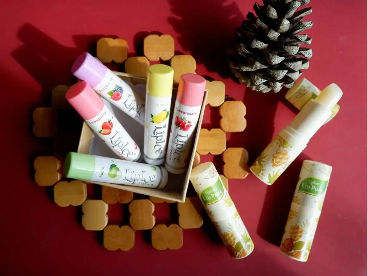Các thỏi son dưỡng Lipice với thiết kế nhỏ gọn và đa dạng lựa chọn màu sắc và mùi hương