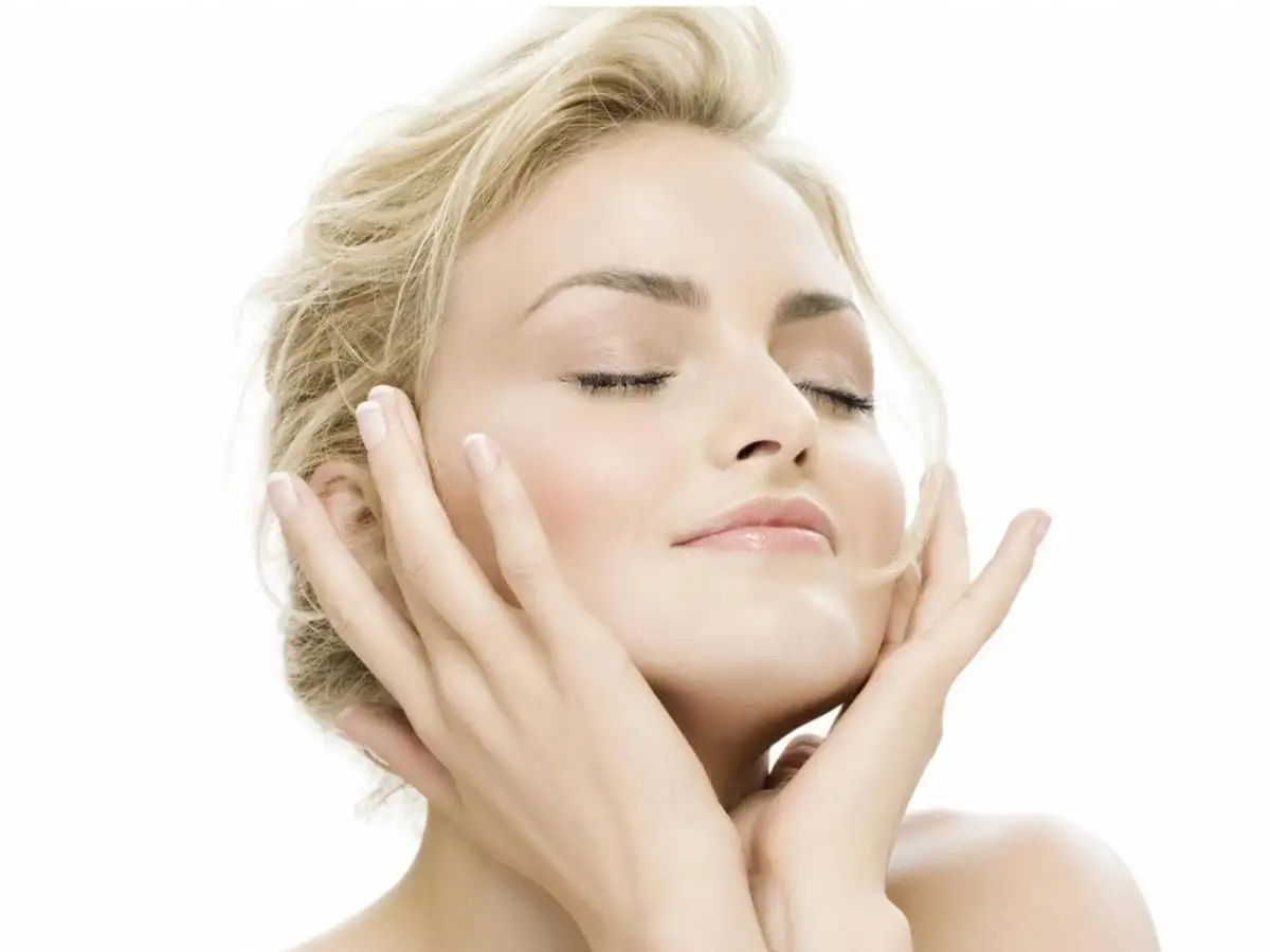 Cách dùng toner trực tiếp trên da
