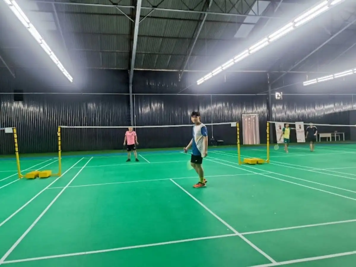 Sân cầu lông T12 với cơ sở vật chất tốt