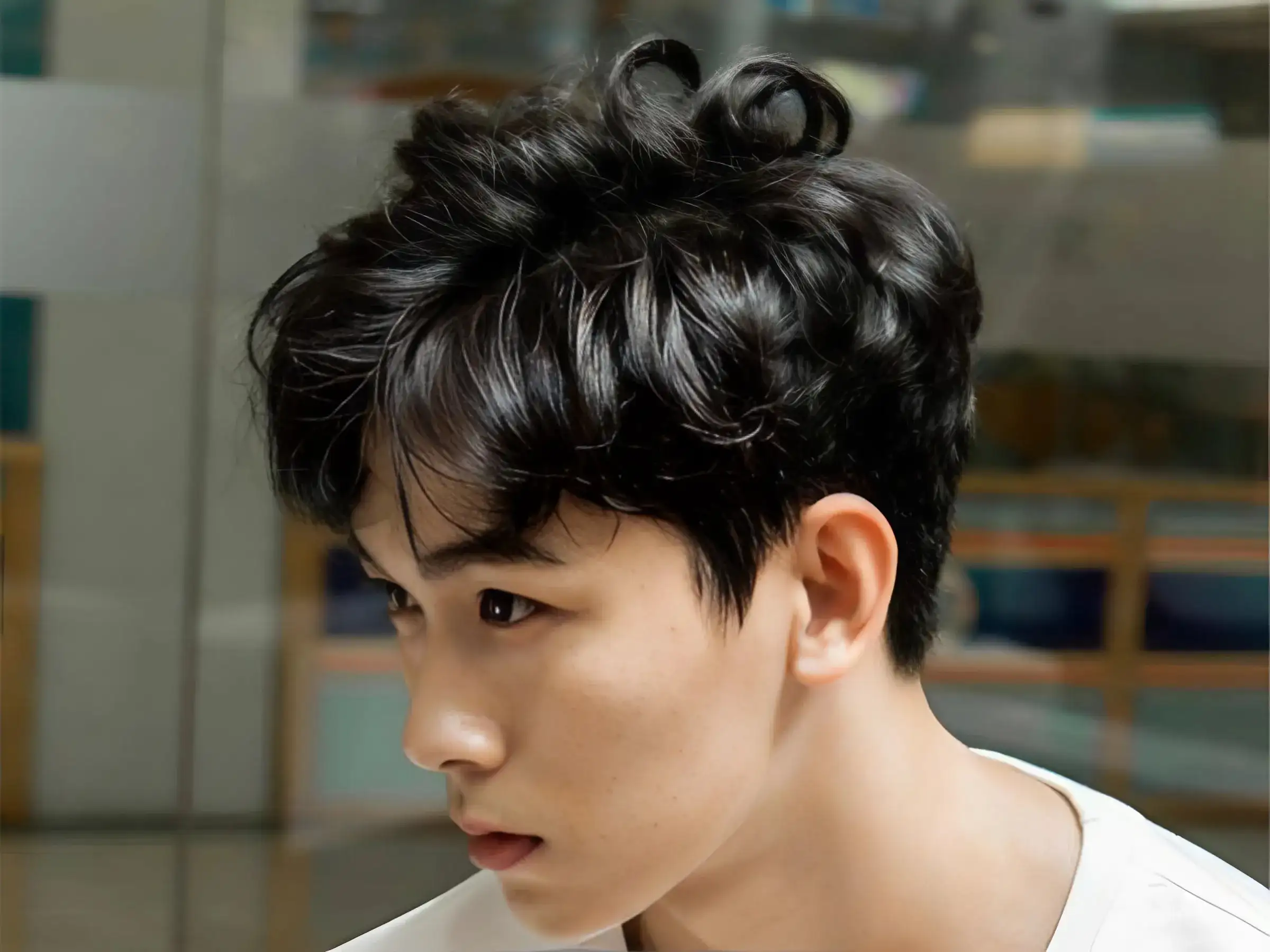 Kiểu tóc Side Part uốn nhẹ gáy dài