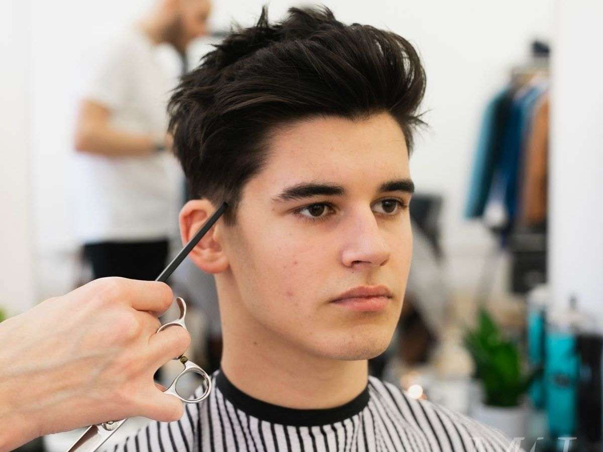 Textured Quiff có phần đỉnh tóc và mái được tỉa layer và tạo nhiều kết cấu