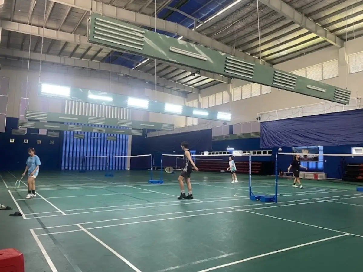 Sân cầu lông Đại học Ngân hàng