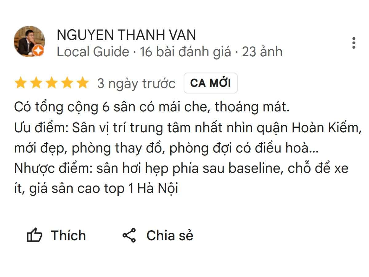 Sân được đánh giá cao về chất lượng cơ sở vật chất, đặc biệt là mái che di động