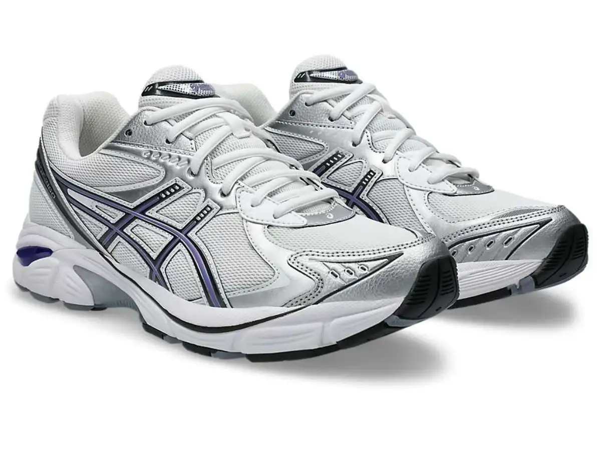 Asics sở hữu rất nhiều thiết kế giày chuyên dụng cho các môn thể thao