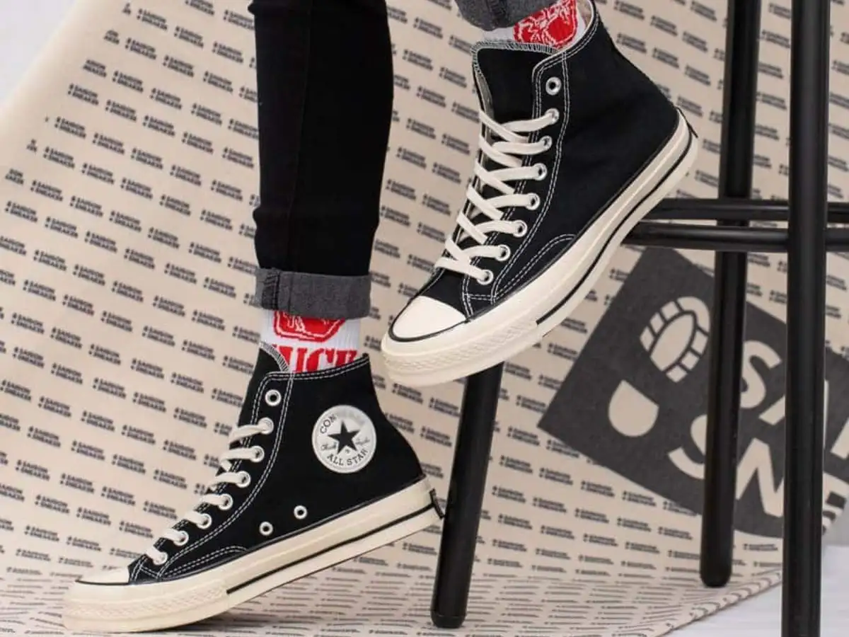 Converse sở hữu các mẫu sneaker đơn giản, cá tính và độ bền cao