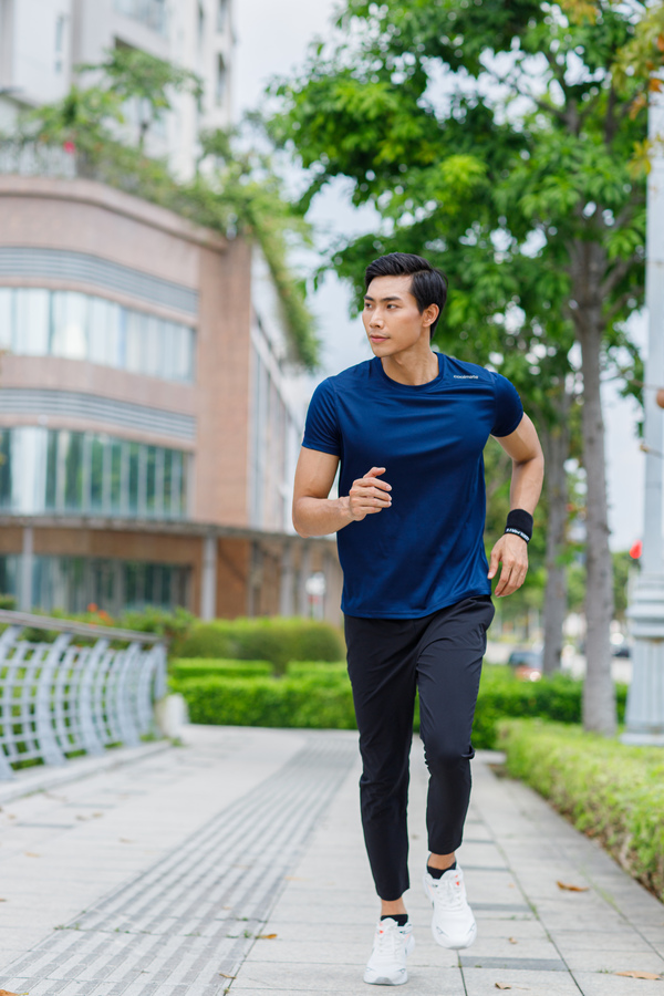 Vì sao cách hít thở khi chạy bộ lại quan trọng đến thế?