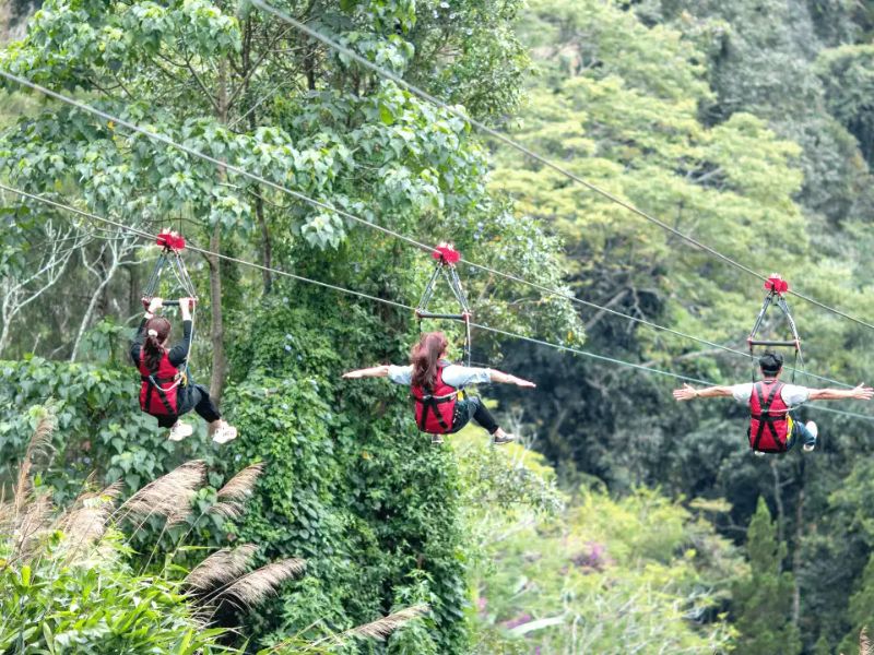 Zipline bắt nguồn từ một hình thức giao thông tại các vùng núi cao hiểm trở