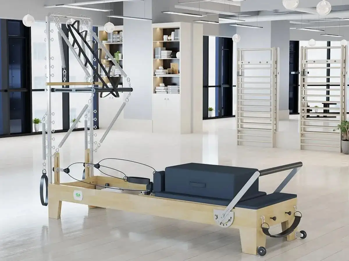 Half Tower giúp tập ở tư thế đứng, treo, nâng cao khả năng thử thách hơn Reformer