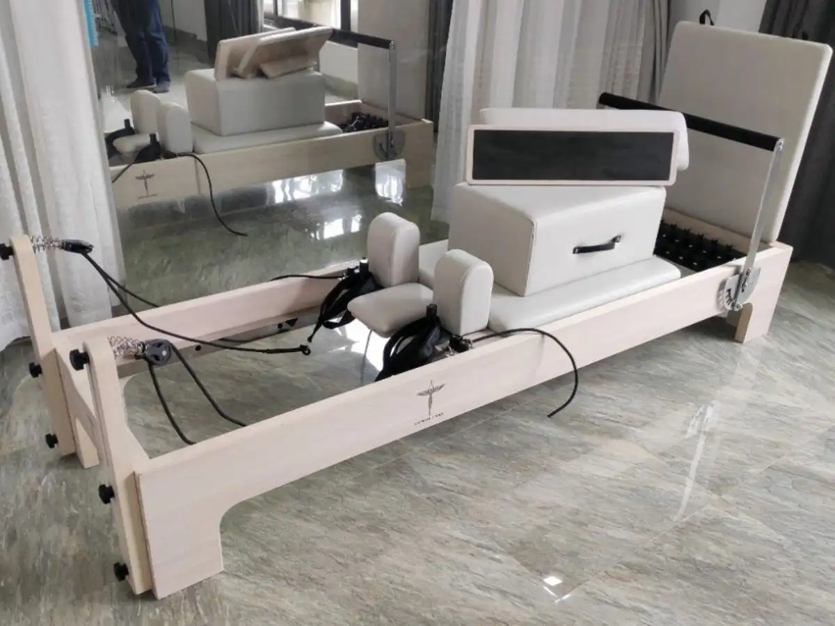 Reformer cung cấp một loạt các bài tập toàn thân, giúp tăng cường sức mạnh