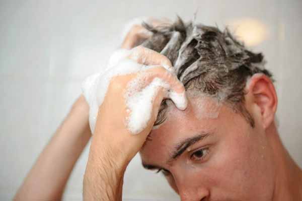 Nguyên nhân và cách trị tóc dầu bết dính hiệu quả