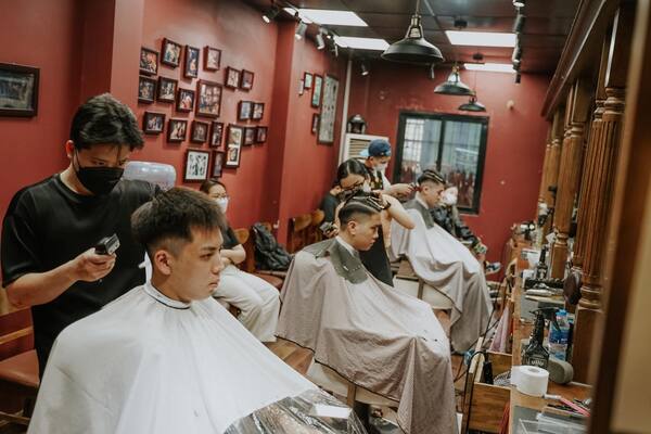 Cắt tóc tại Liêm Barber shop Hà Nội