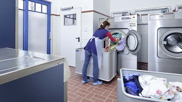 Có rất nhiều loại máy sấy quần áo khác nhau, phù hợp với từng địa điểm và nhu cầu sử dụng của con người
