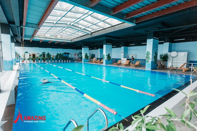 Phòng Gym có bể bơi nằm tại toà nhà Helios trên đường Tam Trinh (Ảnh: Amazing Fitness & Yoga Center)