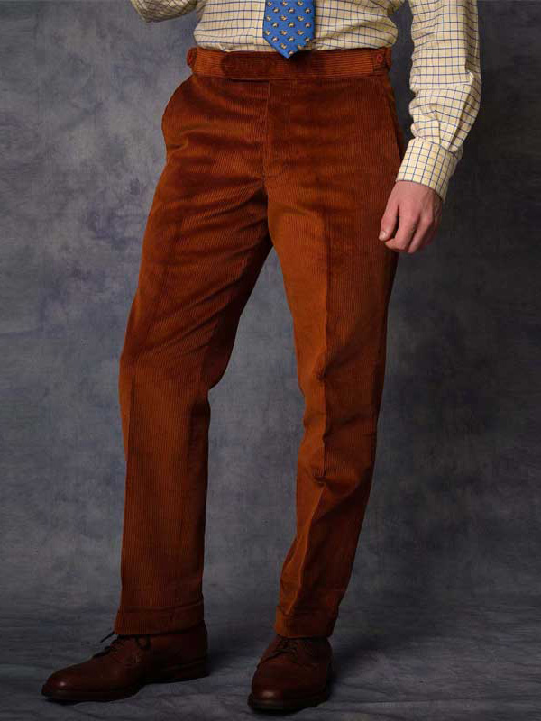 Corduroy trouser gợi lại những style xưa cũ và dễ mang cảm giác già dặn