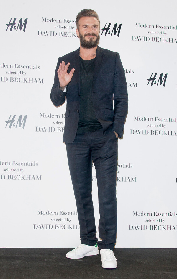 Beckham trong bộ đồ vest theo phong cách thời trang nam trung niên 