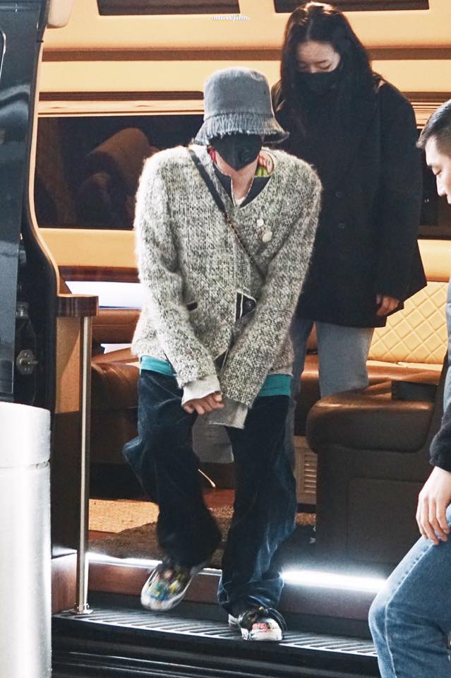 G- Dragon luôn nổi tiếng với những bộ trang phục có phần kỳ lạ (Nguồn: G-Dragon Vietnam Fanpage) 