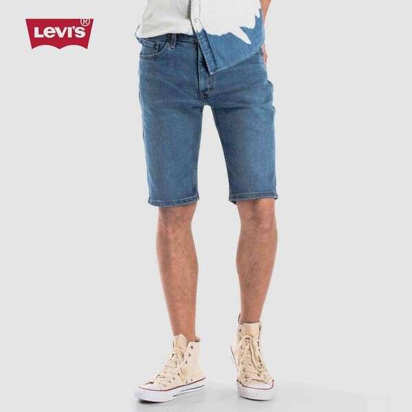 Levis có thế mạnh là chất liệu vải denim hoặc jeans cao cấp