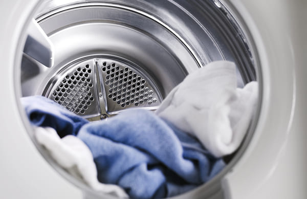Tìm hiểu những bước vệ sinh máy sấy quần áo cùng Coolmate