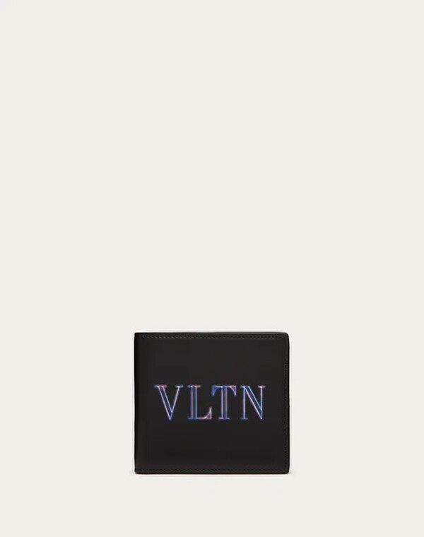 Ví nam hàng hiệu VLTN màu neon cực trendy năm 2022 (Nguồn: Valentino)
