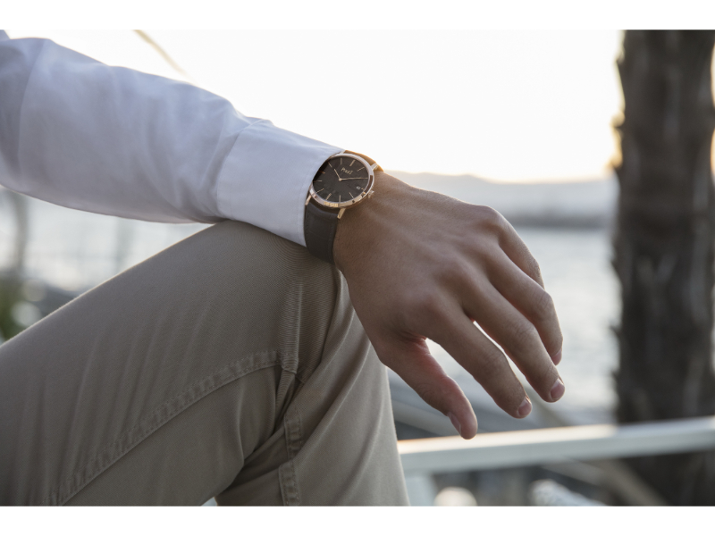 99,9% đồng hồ hiện nay được thiết kế để đeo tay trái. 