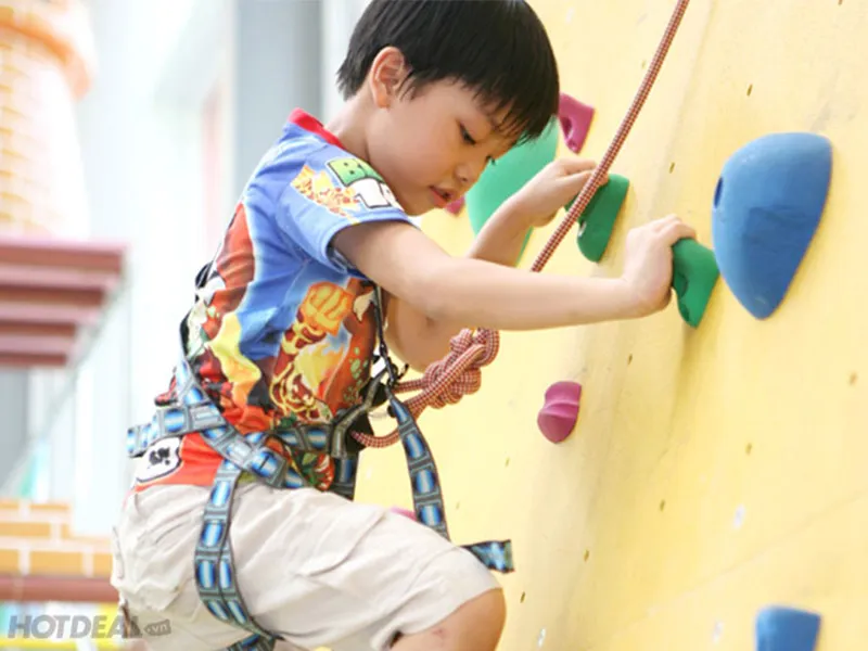 Hoạt động leo núi tại Kinder Park Nguồn: Hotdeal