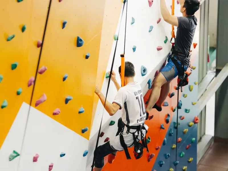 Jump Arena - Địa điểm leo núi nhân tạo Hà Nội Nguồn: Klook