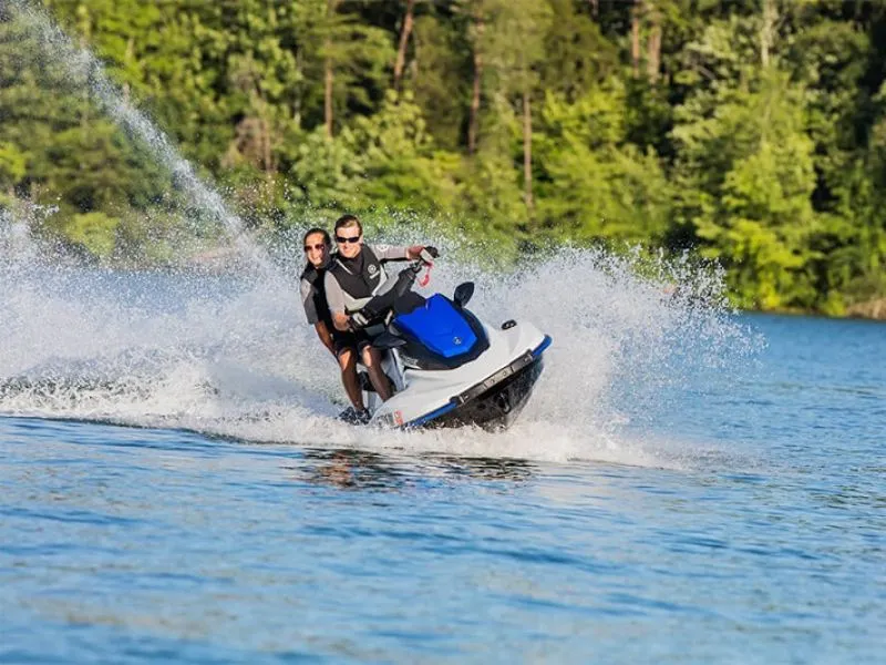 Moto nước Jetski - Các môn thể thao dưới nước hấp dẫn