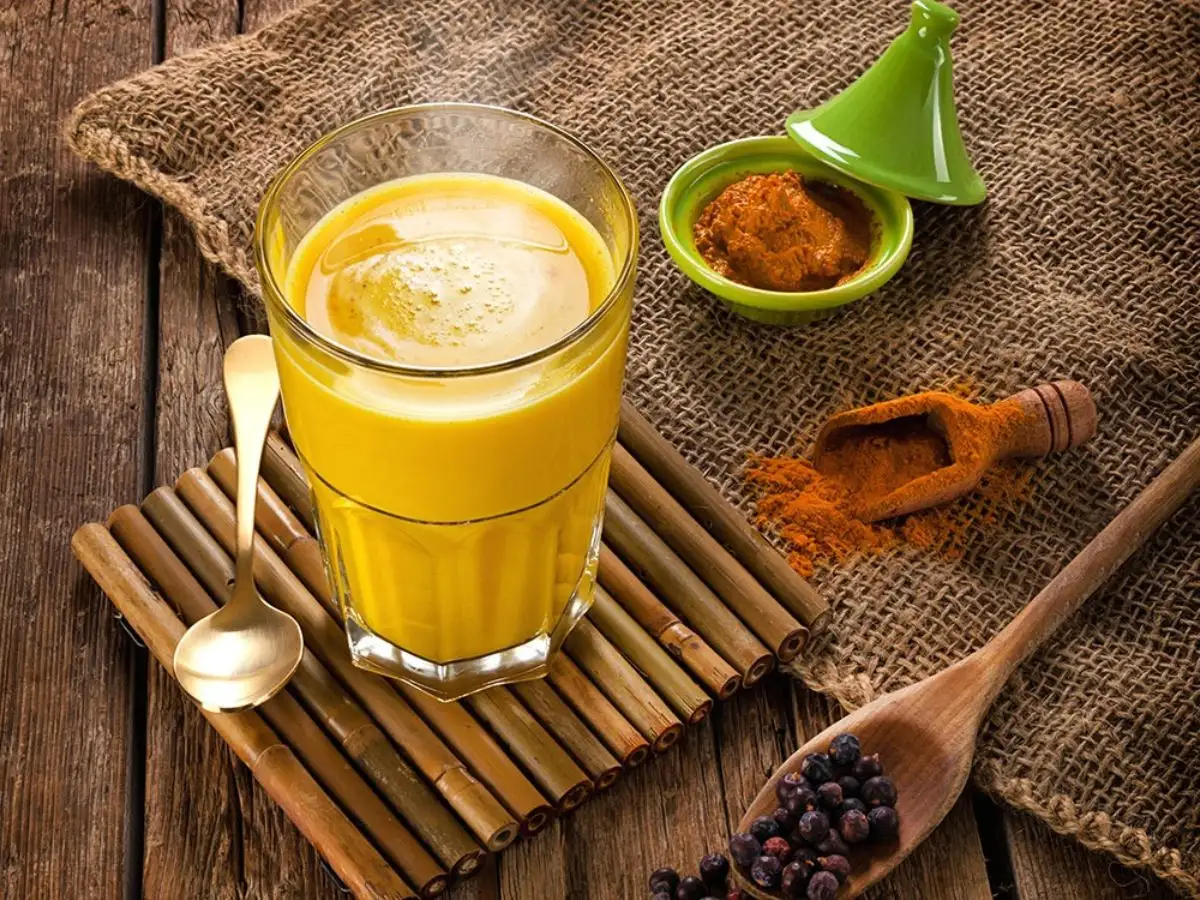 Sinh tố dứa, gừng và nghệ giúp chống viêm
