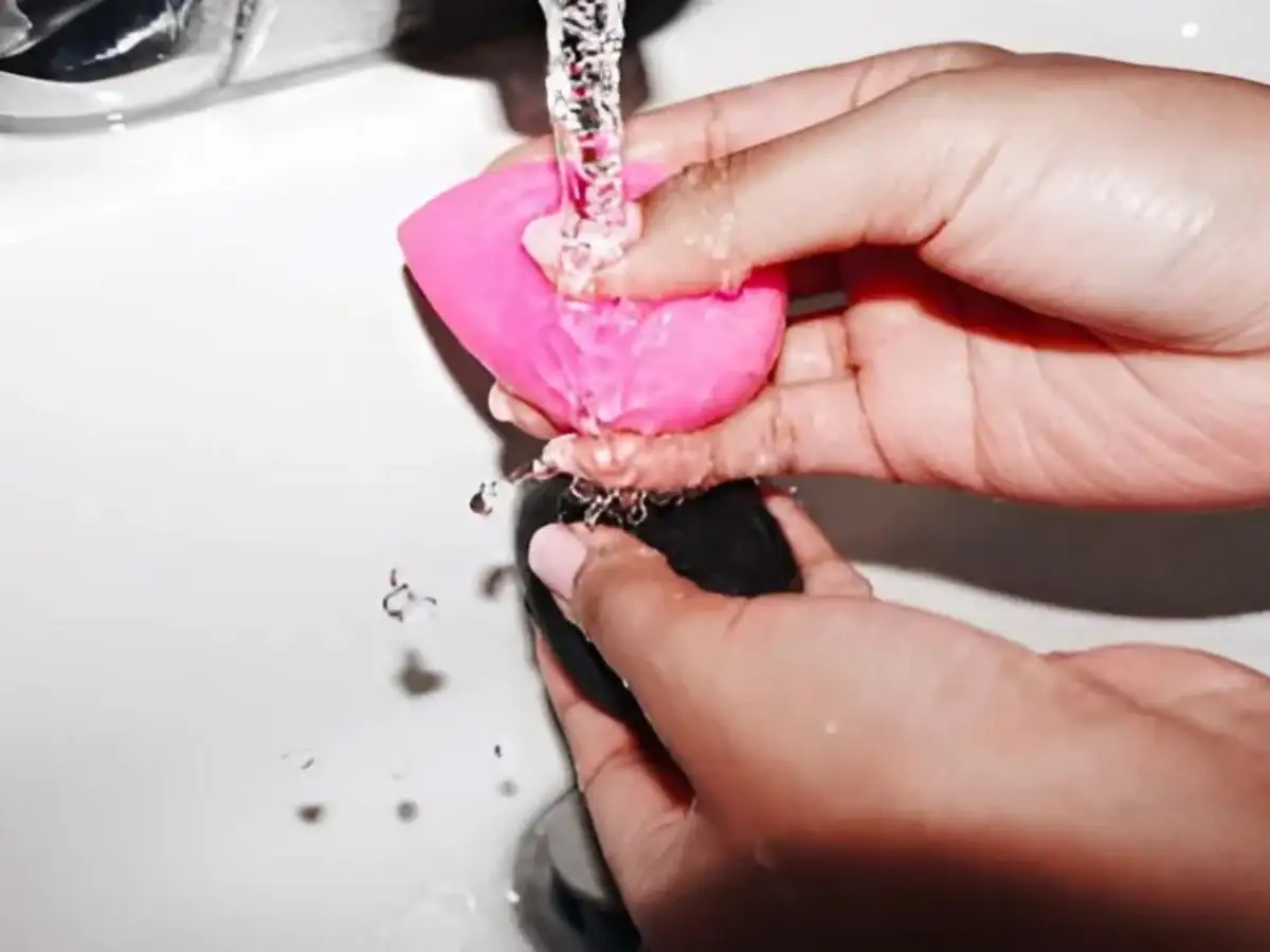 Vệ Sinh Bông Mút Cushion Định Kỳ