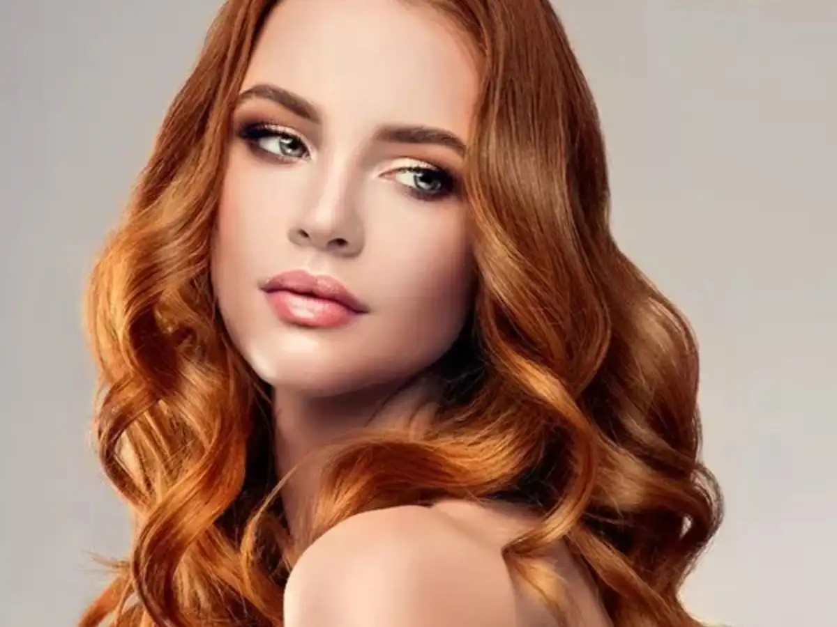 Nhấn Nhá Tone Nâu Đỏ Ấm Áp Cùng Chút Nhũ Vàng Đồng