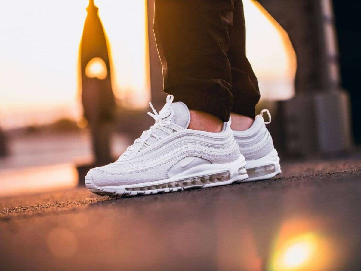 Những mẫu giày Nike trắng đẹp và được ưa chuộng