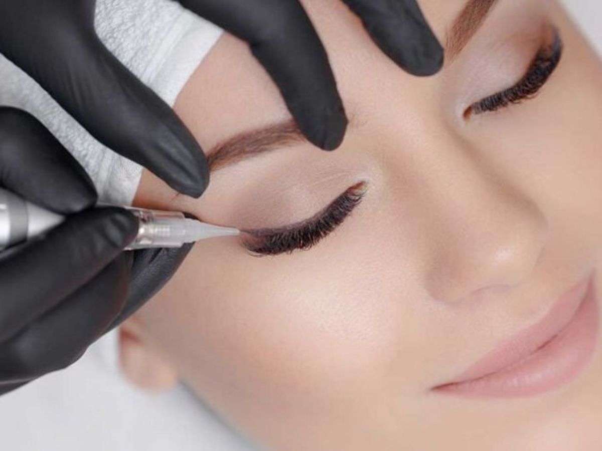 Phun mí mắt là một kỹ thuật thẩm mỹ