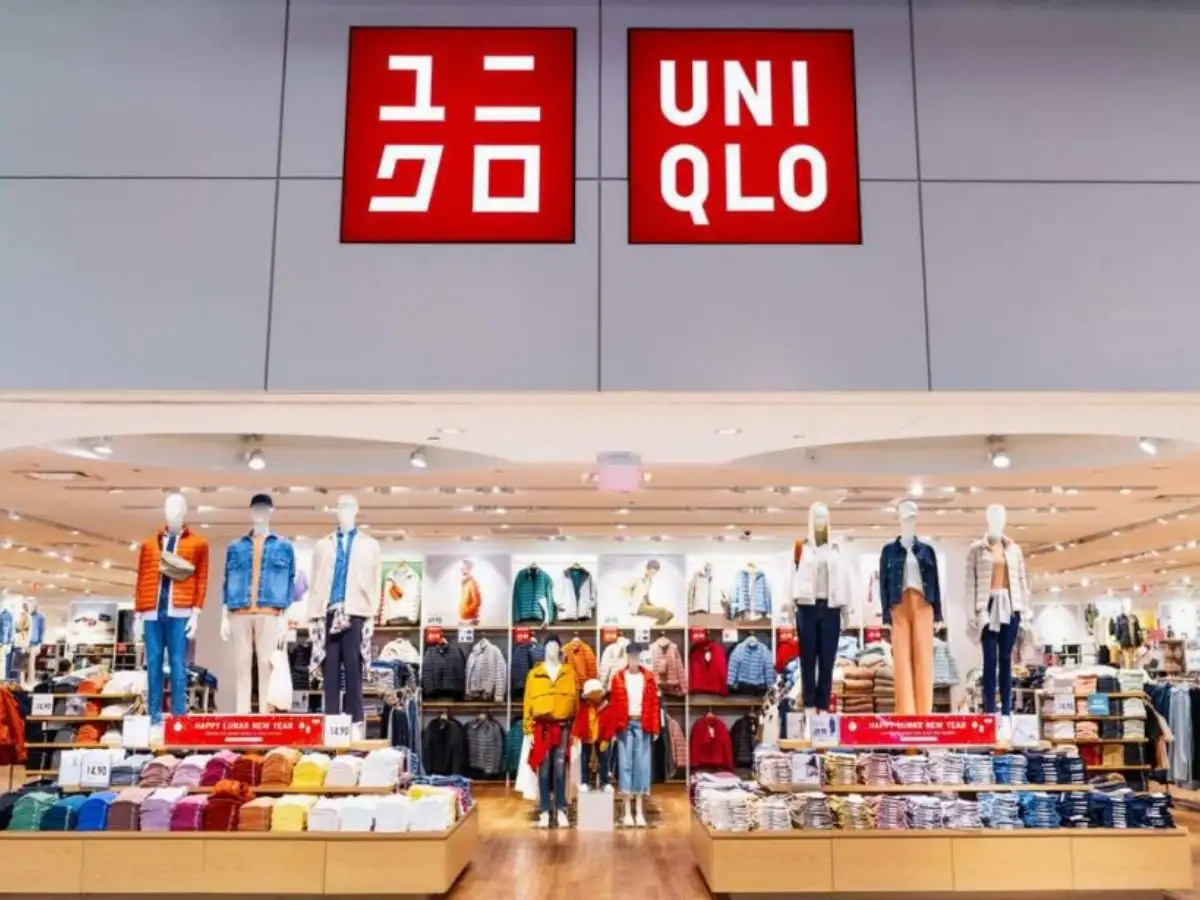 Uniqlo là thương hiệu được yêu thích khi chọn mua áo cardigan