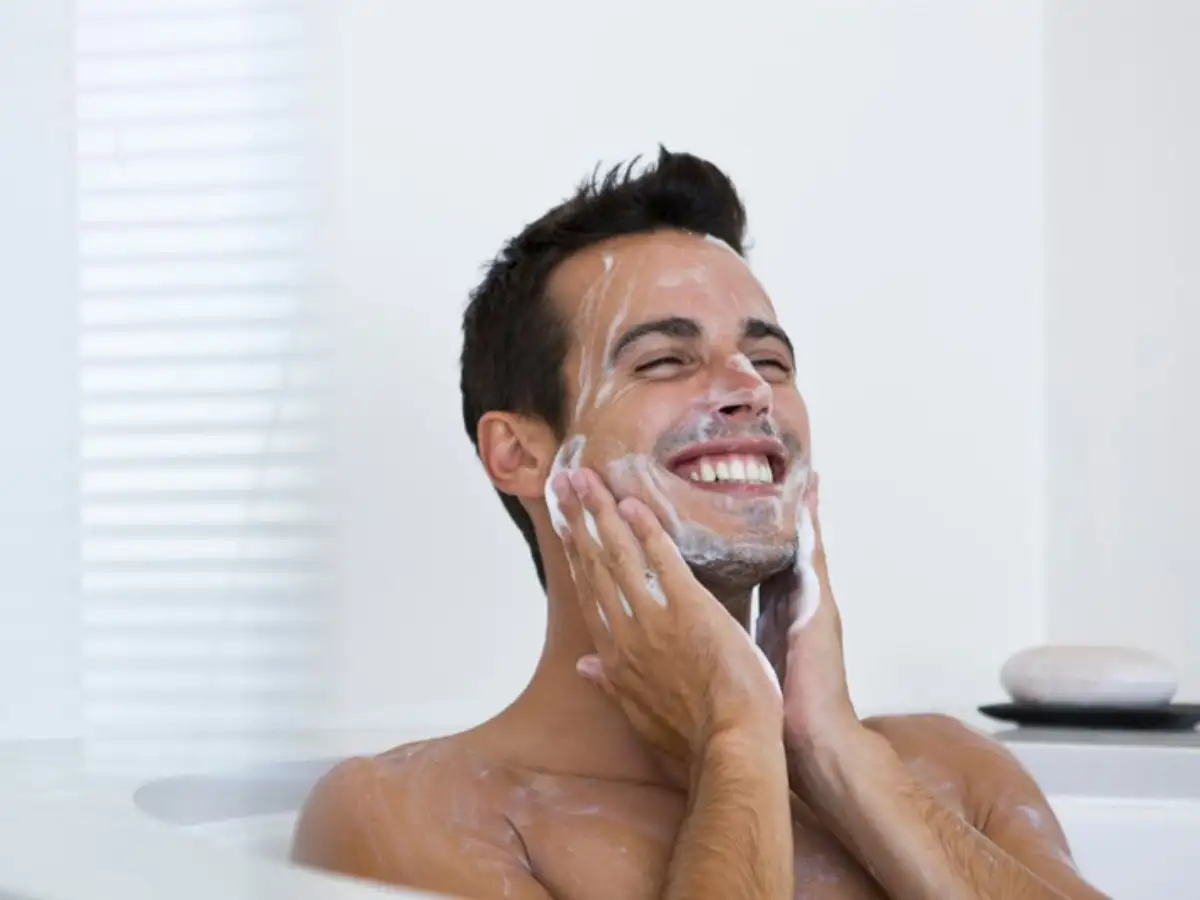 Nam giới nên sử dụng các loại sữa rửa mặt riêng biệt 