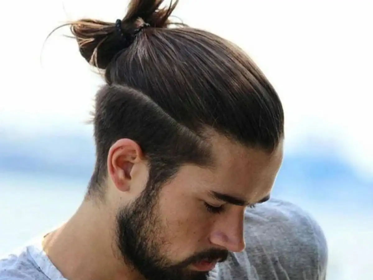 Low Bun là kiểu tóc có búi được đặt ở vị trí thấp
