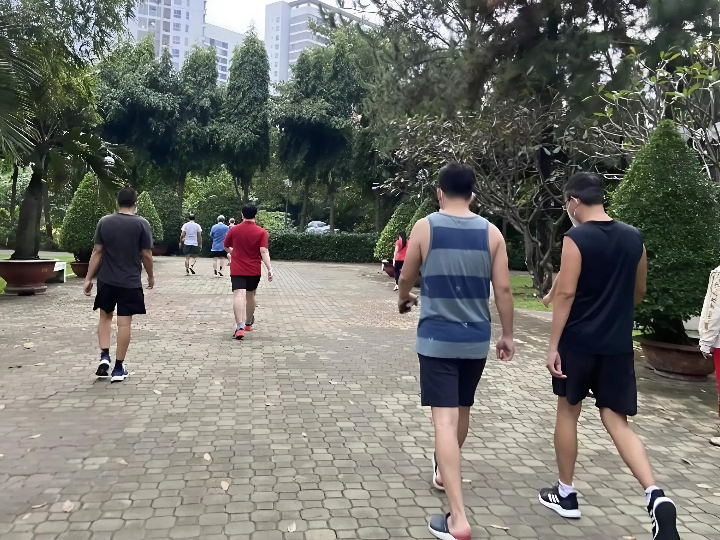 Yêu Chạy bộ (Running 10k Steps at 5 a.m)